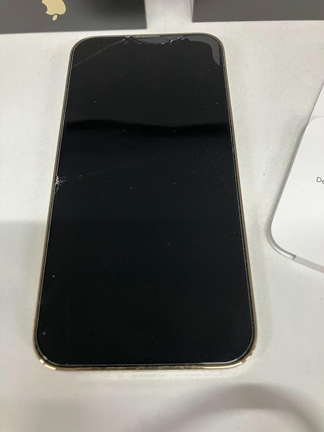 Apple iPhone 13 Pro 本体　ゴールド128GB