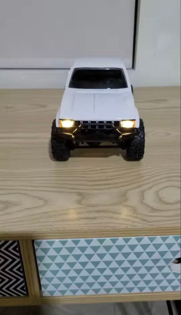 WPL フルスケール RCカー1:16 4WDwhiteクローラー LEDライト