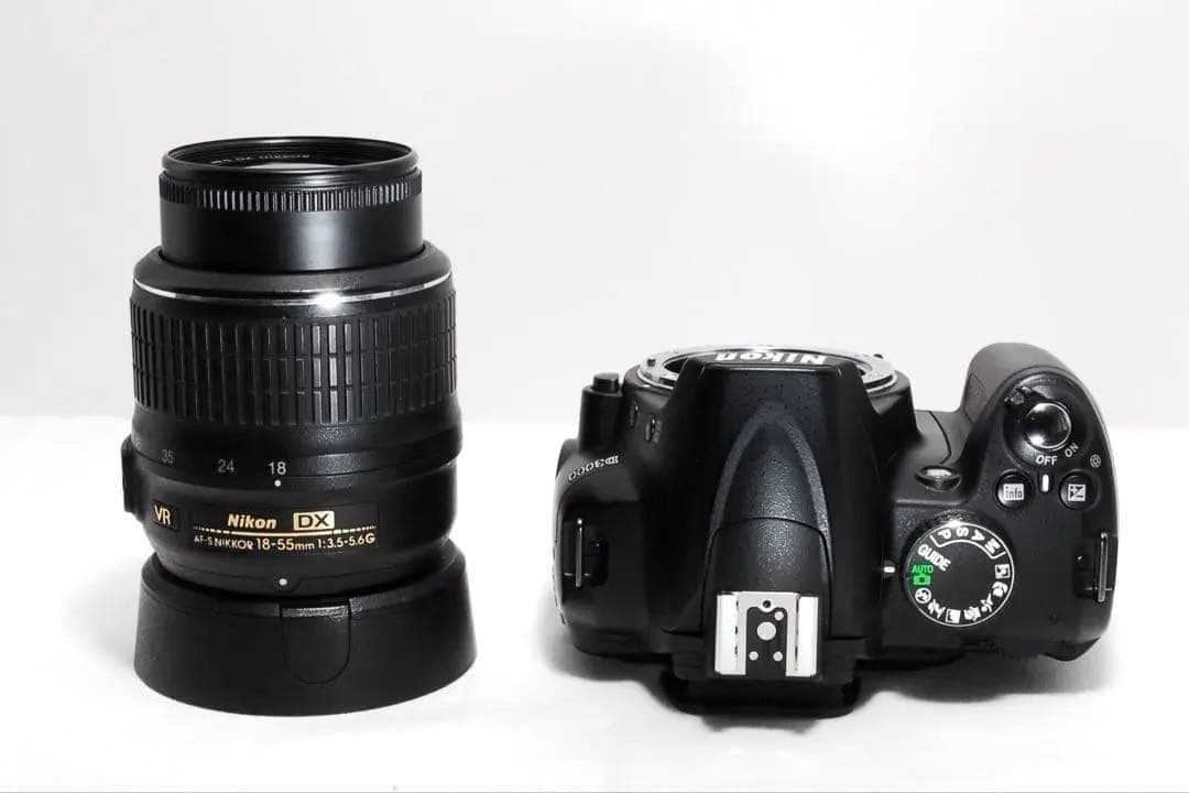 紅葉もキレイに撮れる✨ Nikon D3000 レンズキット 初心者も安心♥️