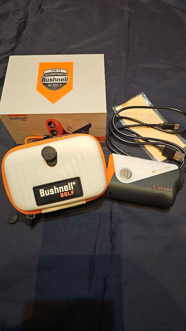 新品未使用　Bushnell ゴルフ用距離計 本体と付属品