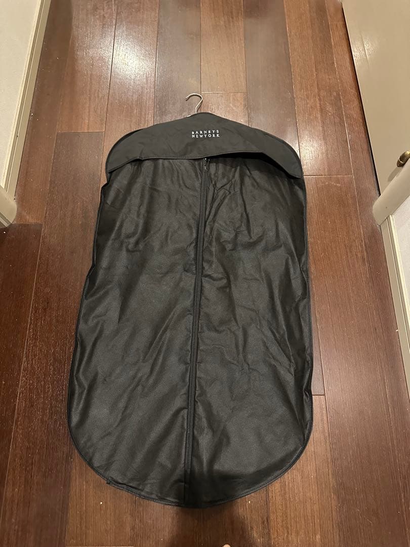 ほぼ未使用　MONCLER フード付きダウンジャケット ネイビー