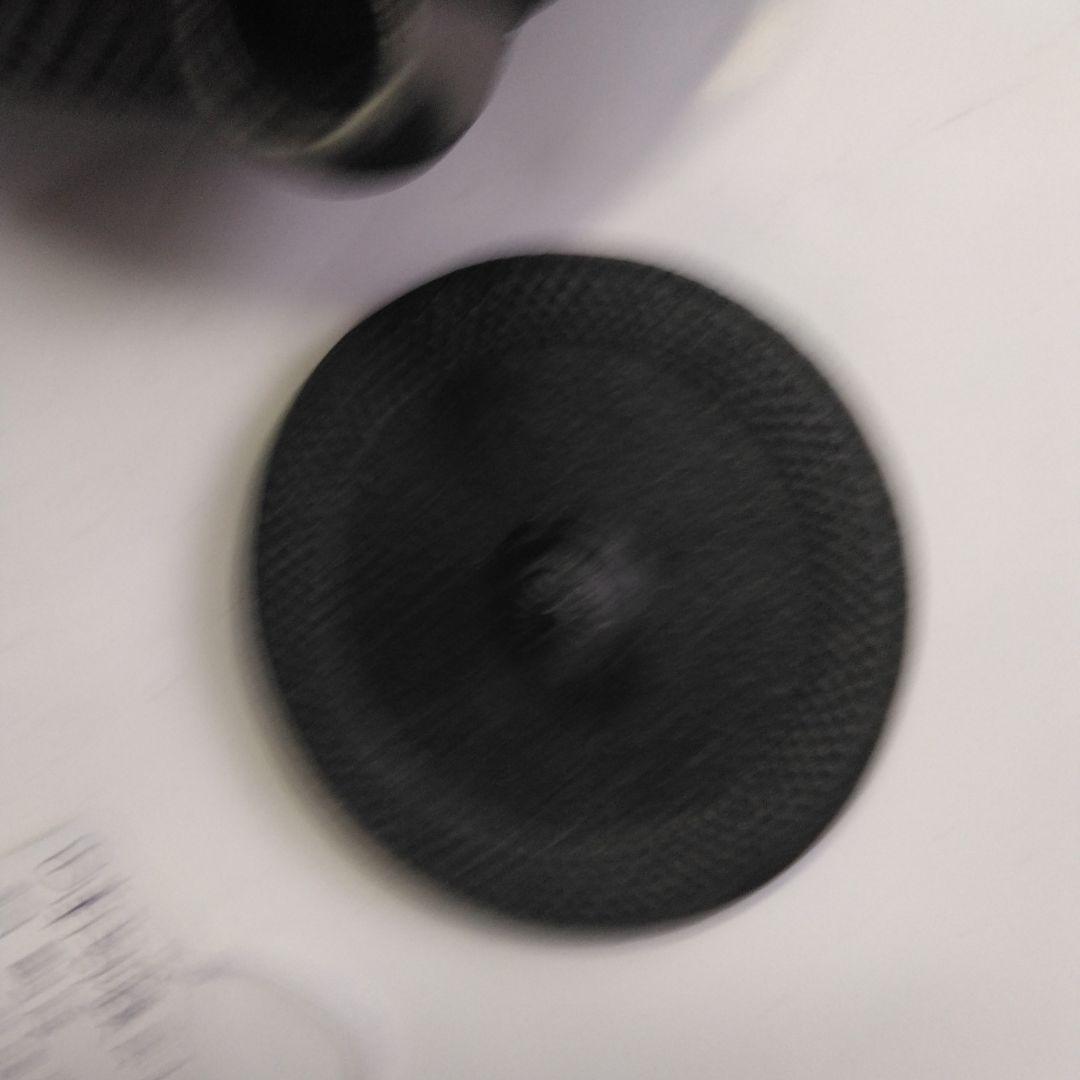 黒い鋳鉄製鉄瓶 凹凸デザイン