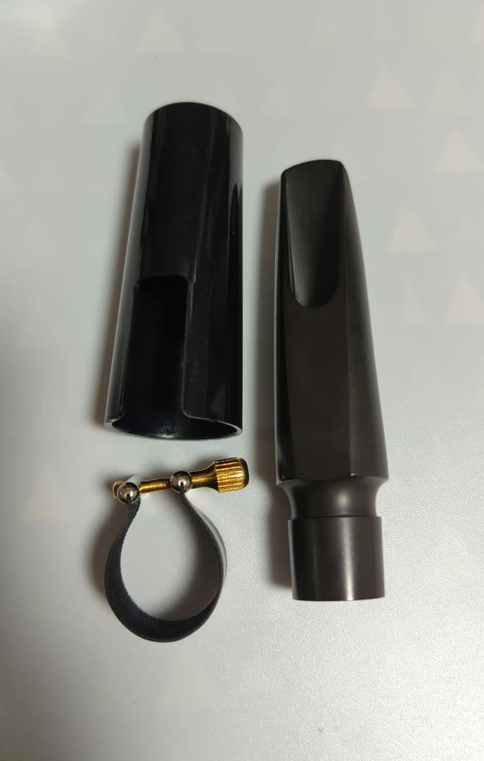 ルソー バリトンサックス マウスピース　リガチャー キャップ付き　6R