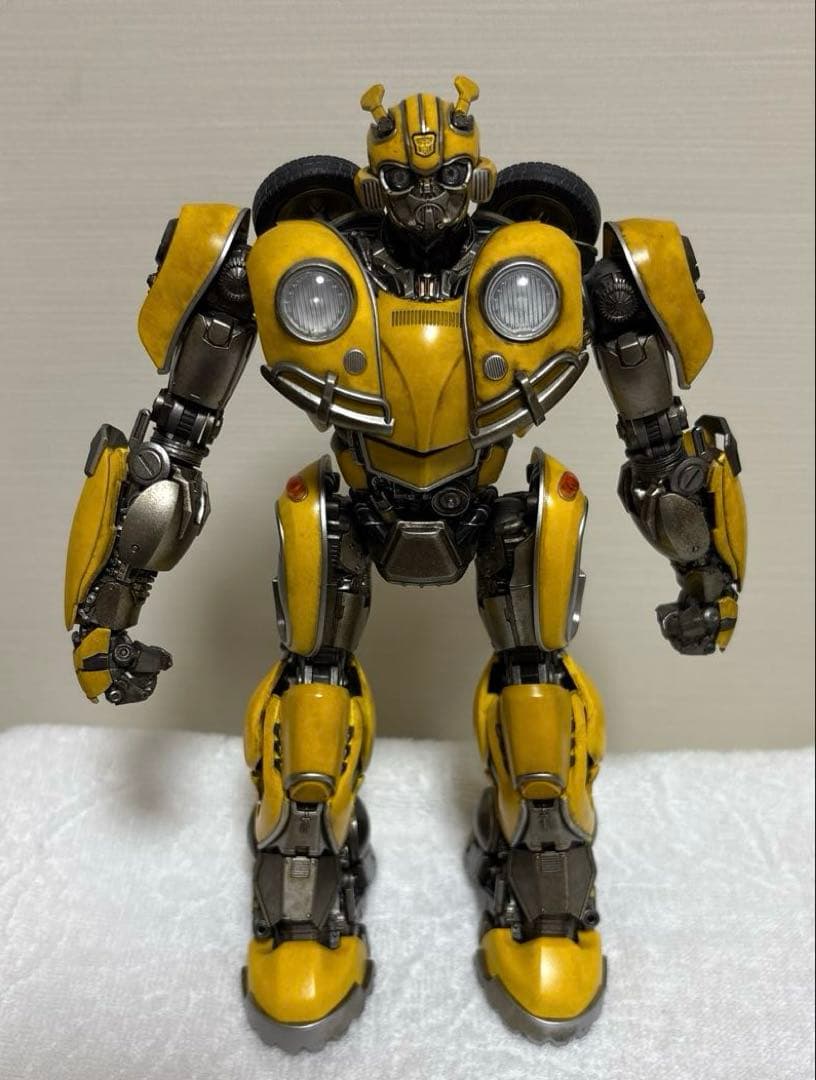 トランスフォーマー　バンブルビー　DLXスケール・コレクティブル・フィギュア