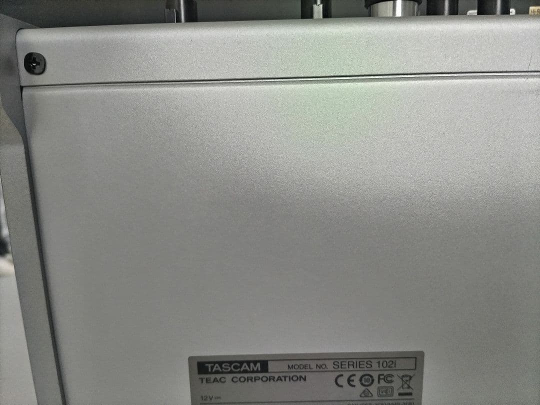 TASCAM SERIES 102i USBオーディオインターフェイス