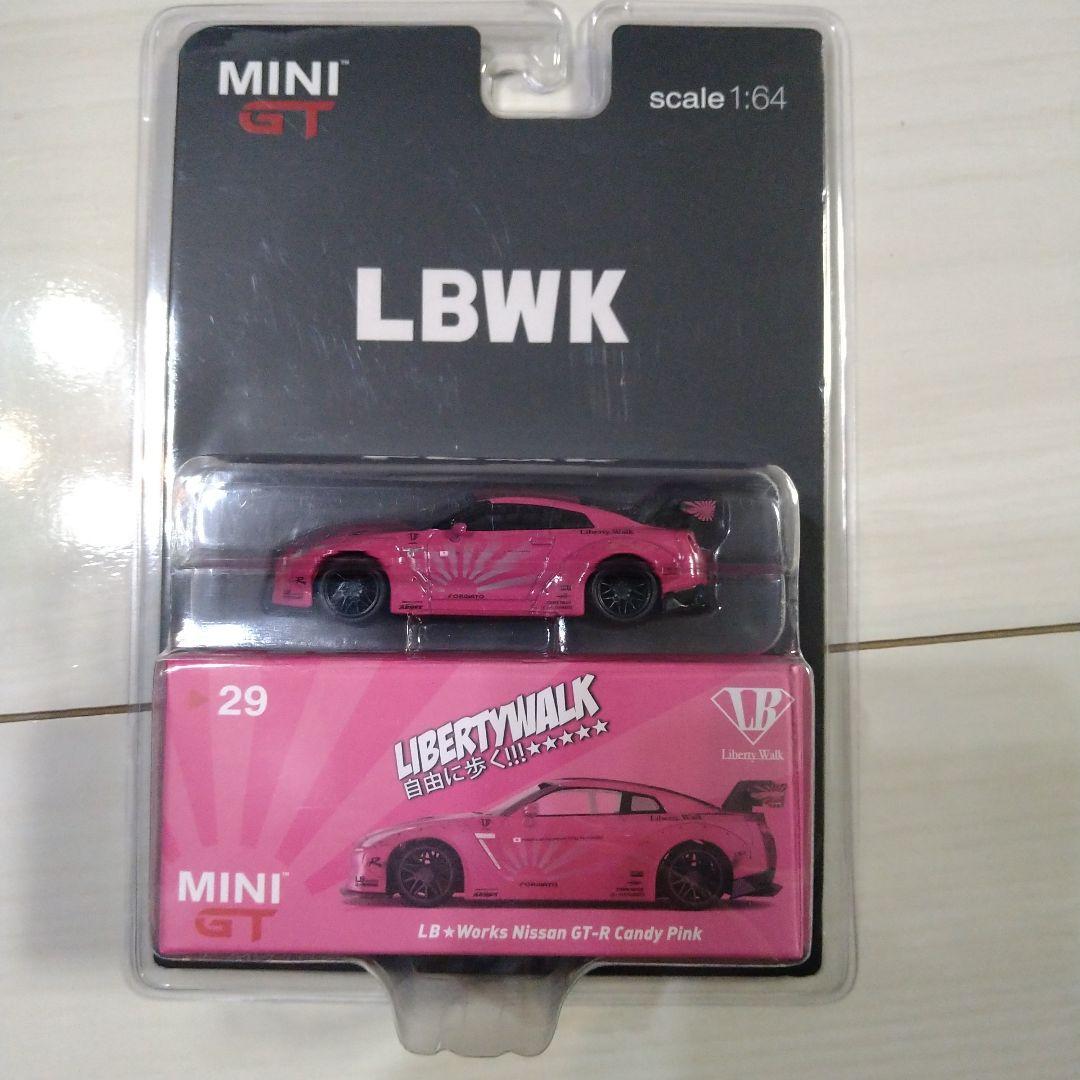 リバティウォーク限定1/64 MINIGT LBWK日産GT-Rキャンディピンク