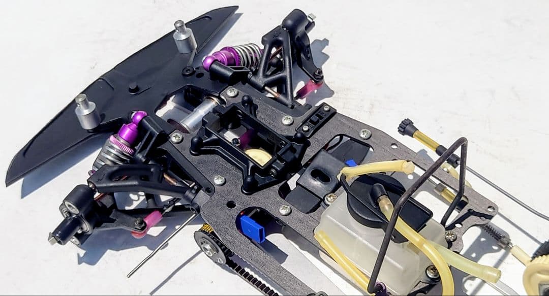 未使用シャーシ！サーパント 1/10GPレーシングカー ピニオン クラッチ付