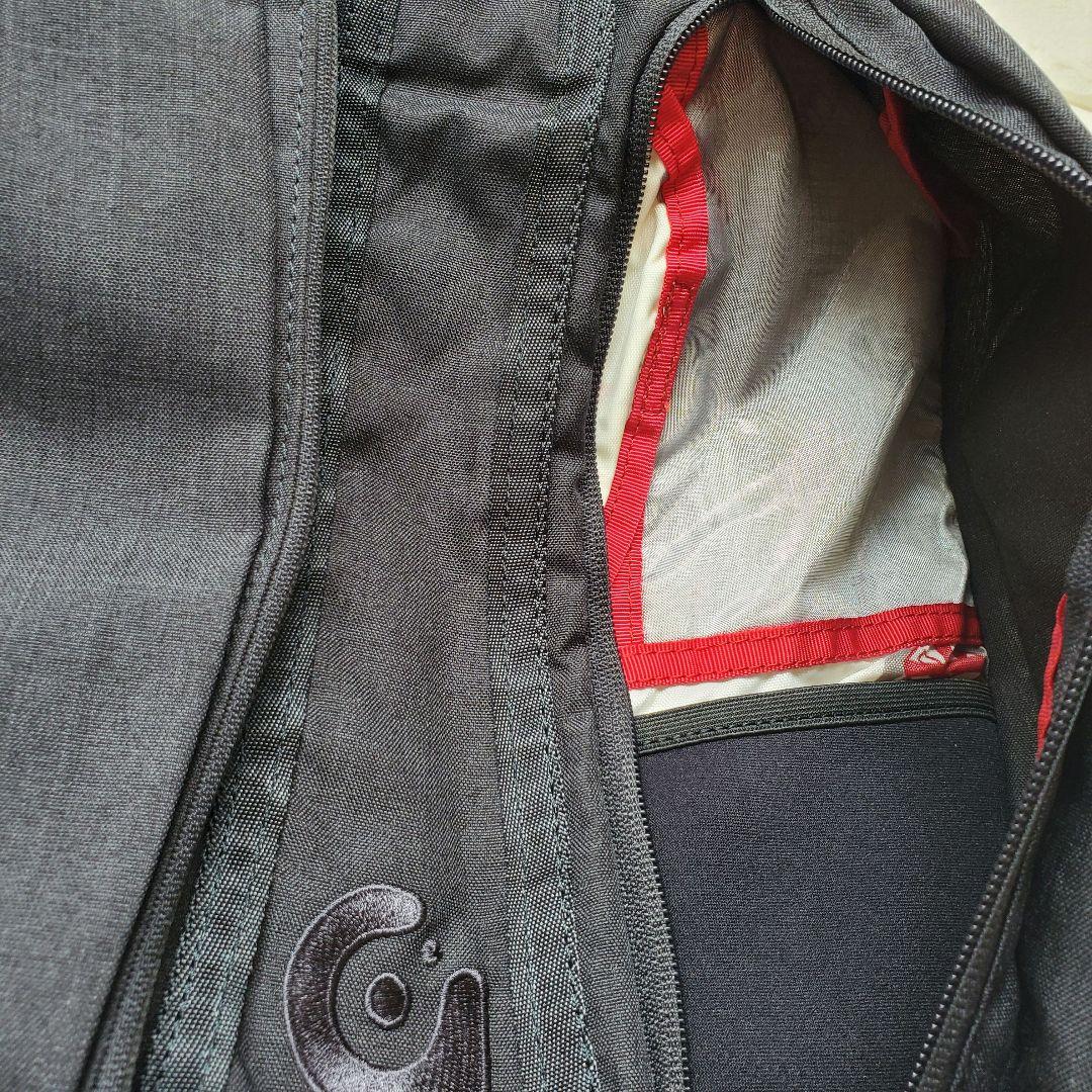 極美品 gravis メトロ バックパック グラビス PC収納部有 リュック