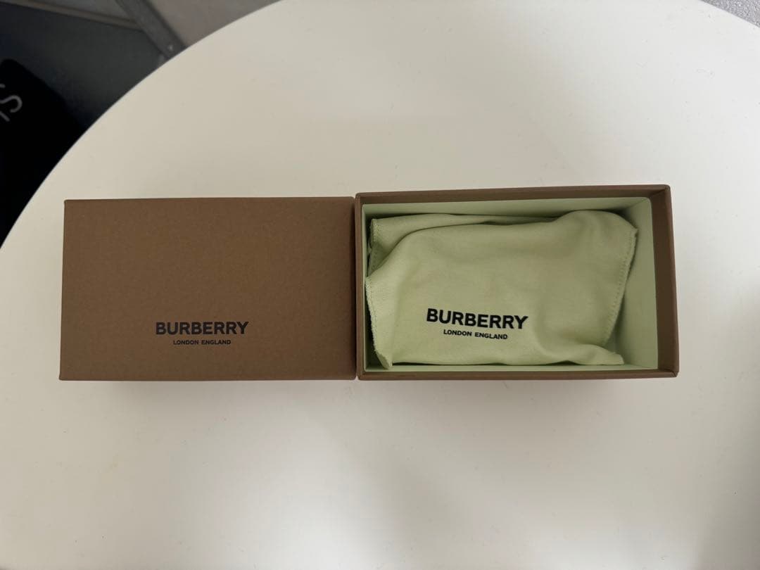 【美品】Burberry ブラック レザー キーケース