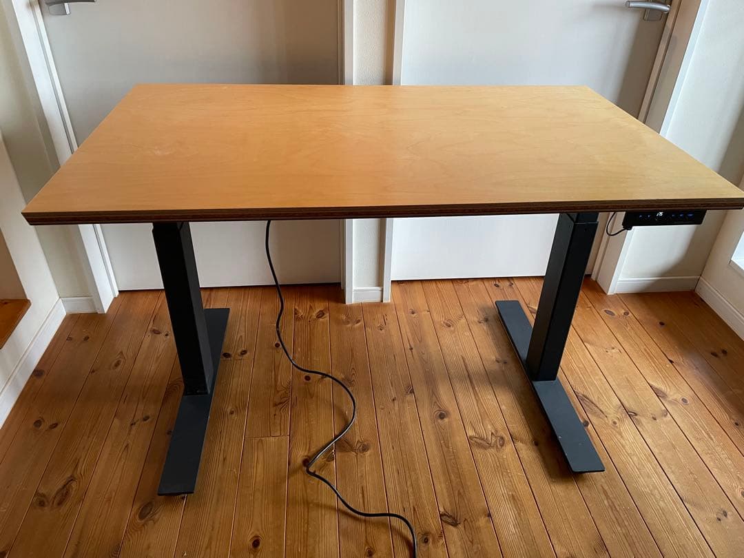 BORDERLESS FeEL 電動スタンディングデスク