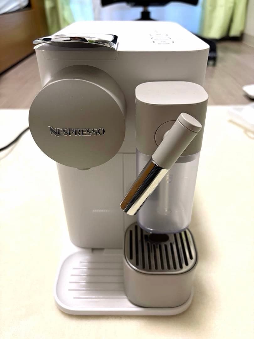 ネスプレッソ ラティシマワン F111-WH-W 2021年製