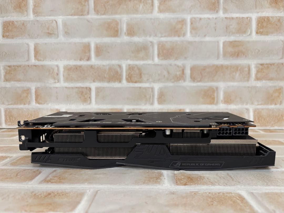 【元箱あり・美品】ASUS ROG STRIX RX5700XT OC 8GB