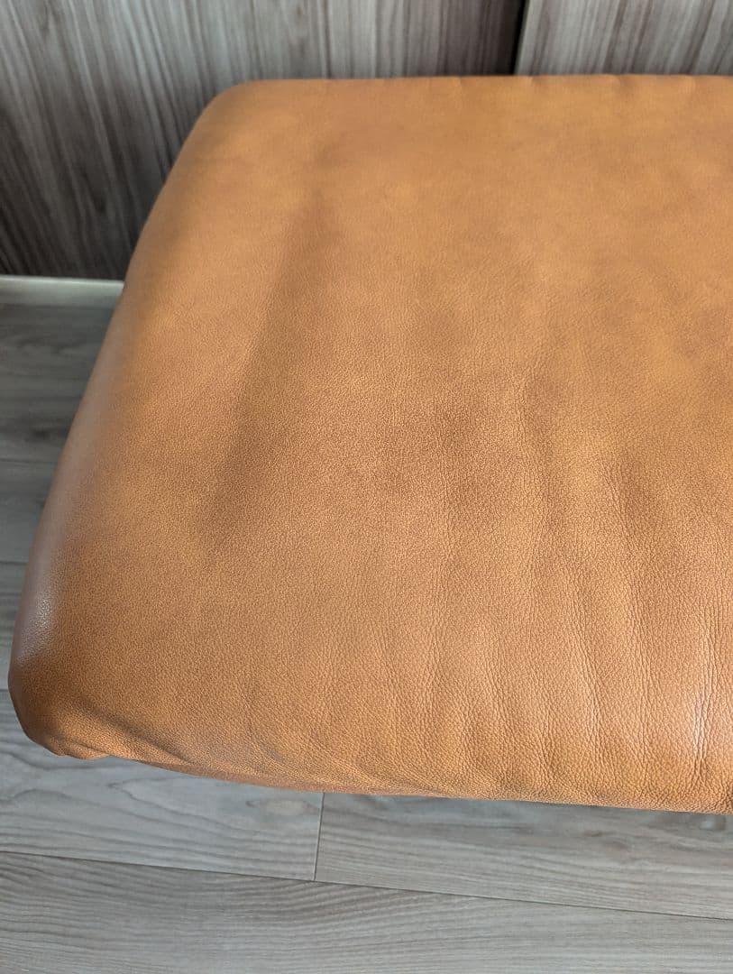 かねたや オットマン　オシリス　SP IT108 イタリア製総革 2024年購入