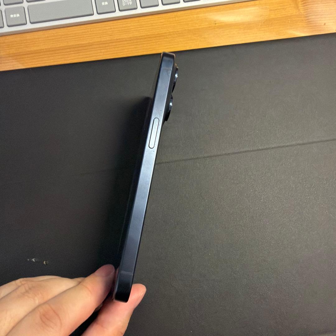 【美品】iPhone15Pro 256GBブルーチタニウム