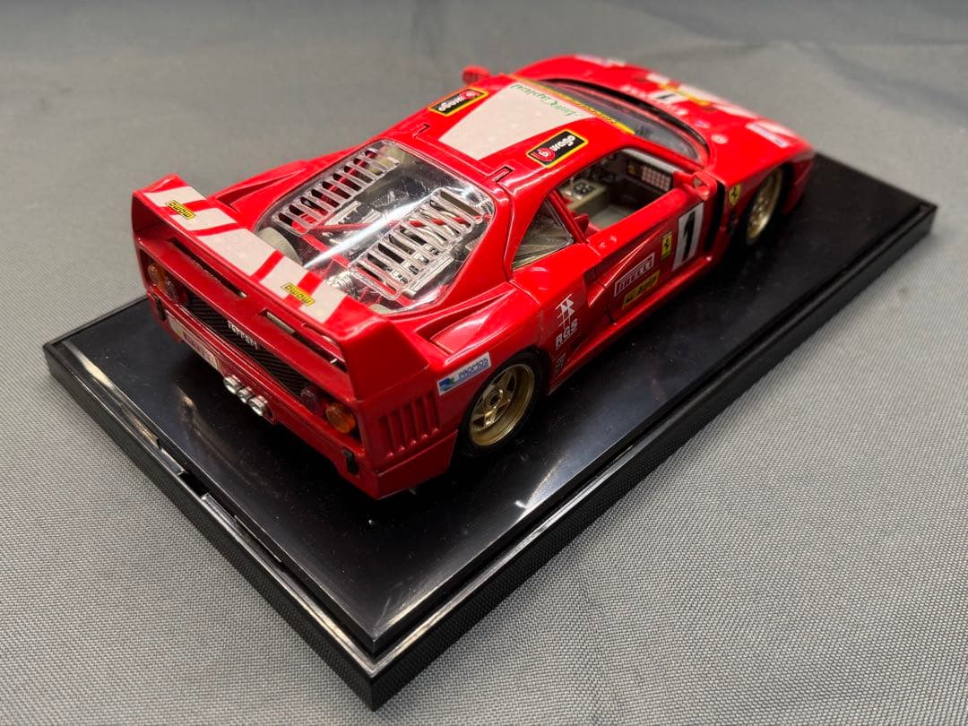 Ferrari F40 1/18スケール ミニカー
