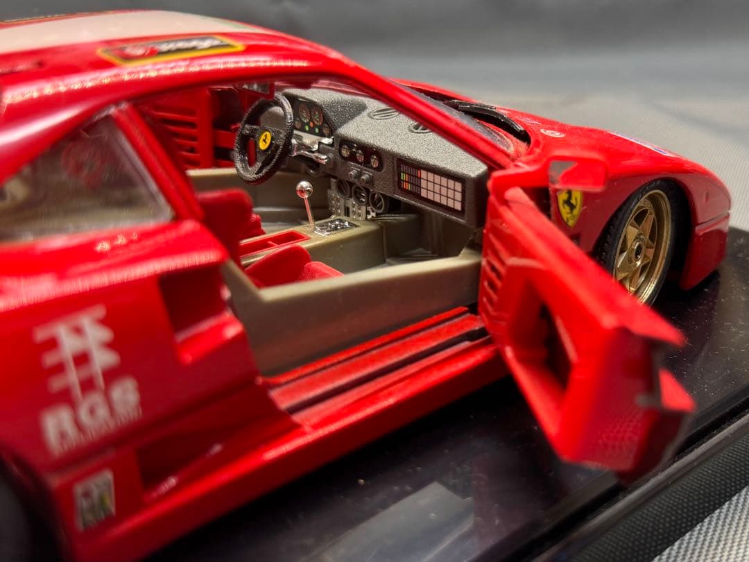 Ferrari F40 1/18スケール ミニカー