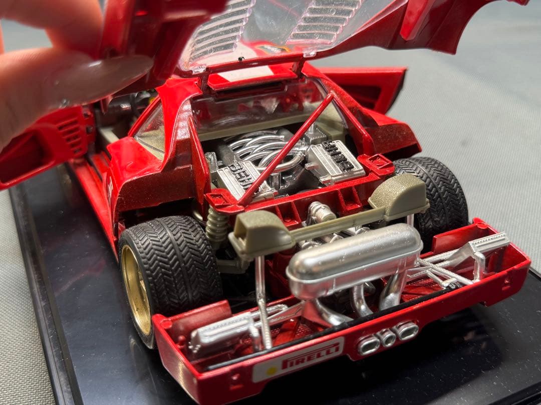 Ferrari F40 1/18スケール ミニカー