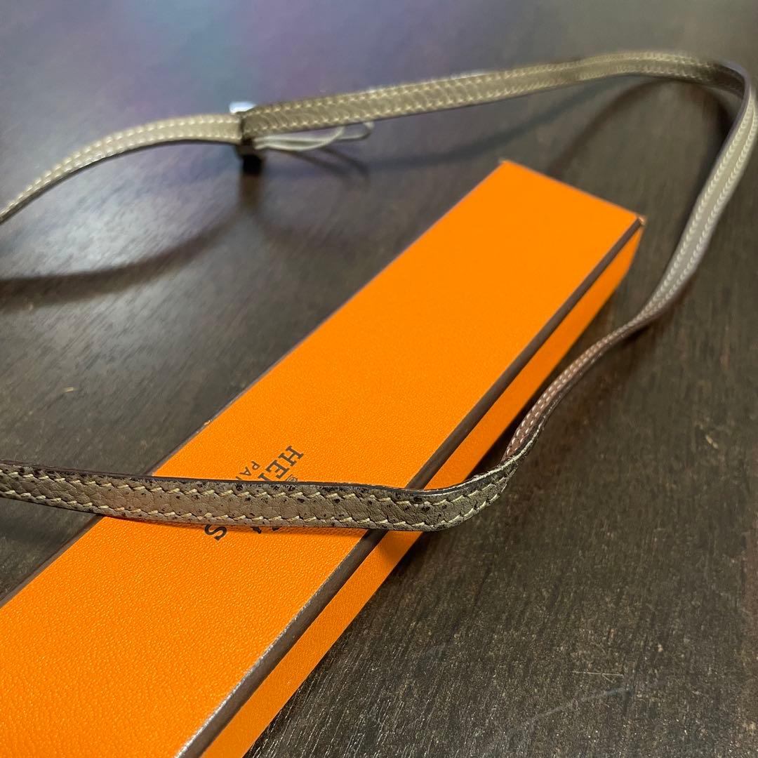 エルメス　ネックストラップ