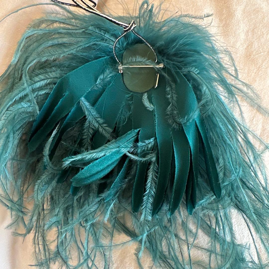 アパルトモン　INDRESS Ostrich feather broo