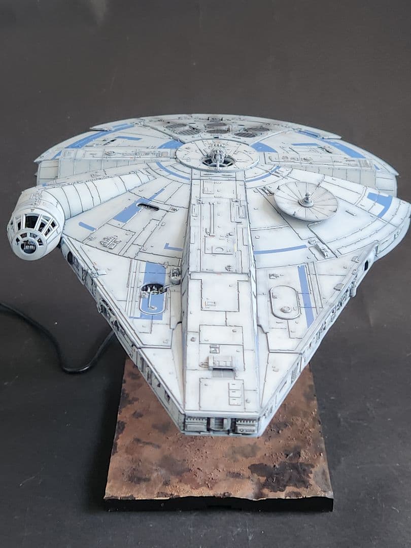 スター・ウォーズ ミレニアム・ファルコン(ランドVer.）塗装済み完成品