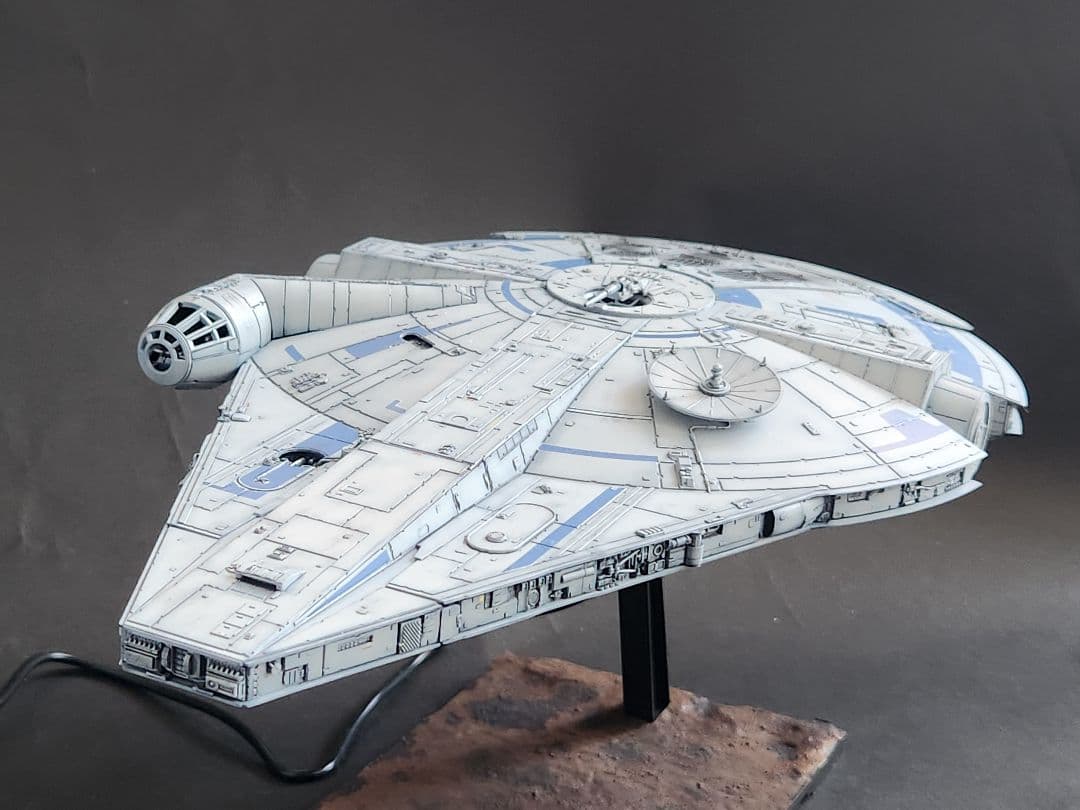 スター・ウォーズ ミレニアム・ファルコン(ランドVer.）塗装済み完成品