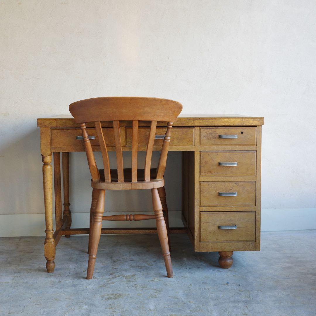 デスク　古いレトロな机　作業台