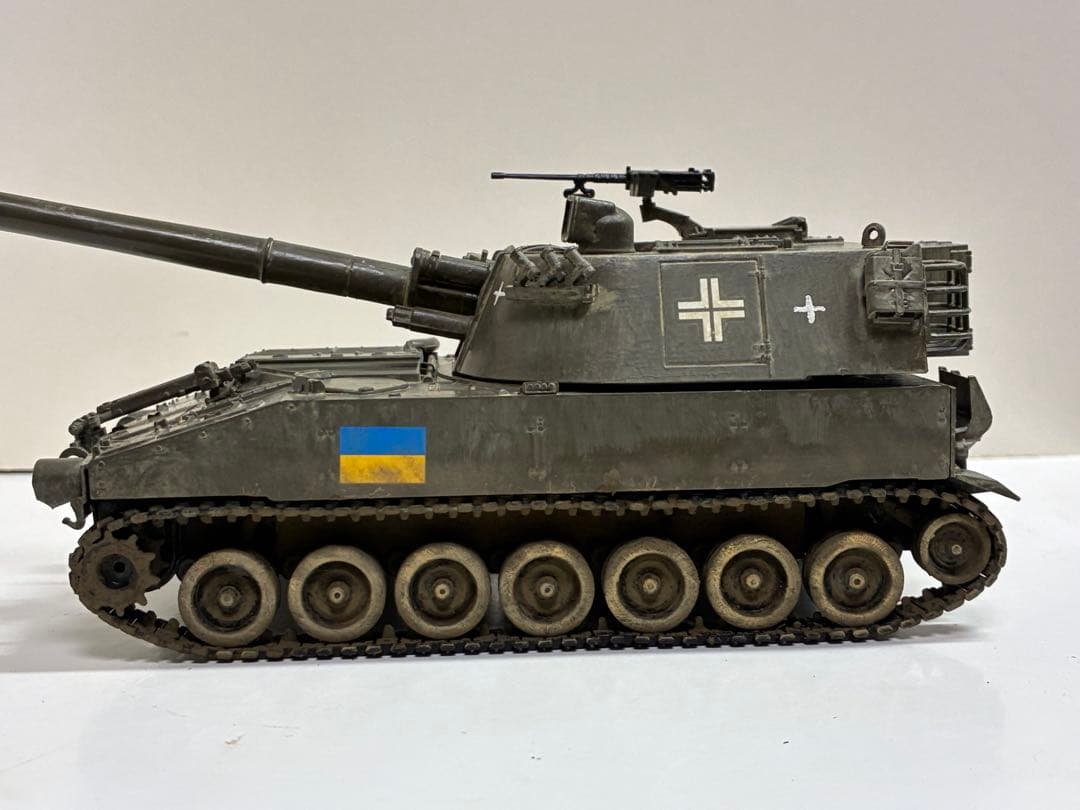 イタレリ　1/35 M109 完成品　戦車　自走砲　模型　プラモデル　