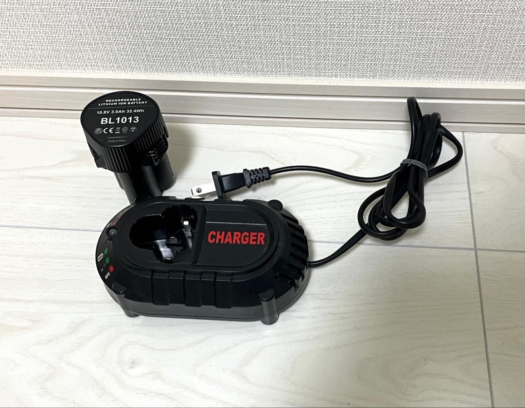 【バッテリー＆充電器付】Makita スティッククリーナー CL100D 掃除機