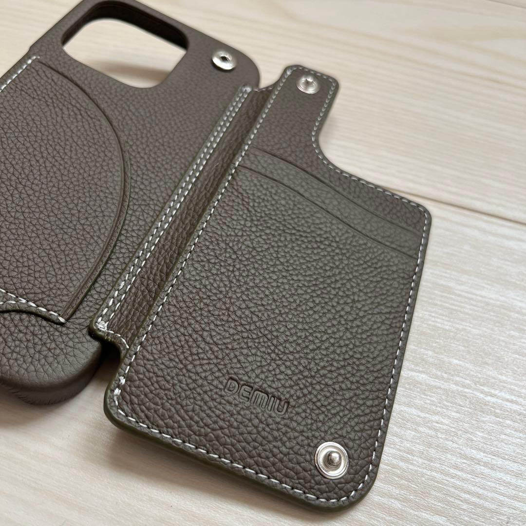 新品未使用☆DEMIU POCHE FLAT IPhone 16Pro エトープ