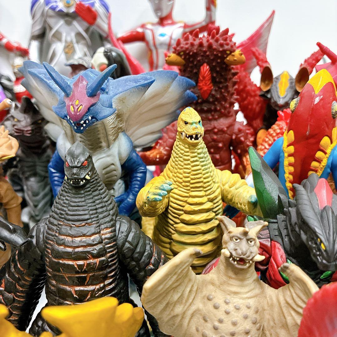 ウルトラマン ソフビ まとめ売り 89体 怪獣あり 大量 対戦セット