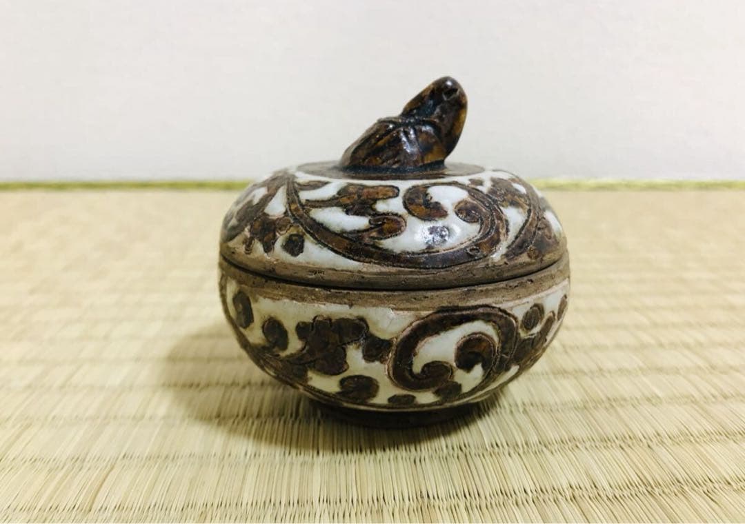 スンコロク　香合　タイ 宋胡録　箱付き　茶道具 　陶器製の蓋付き容器 木箱付き