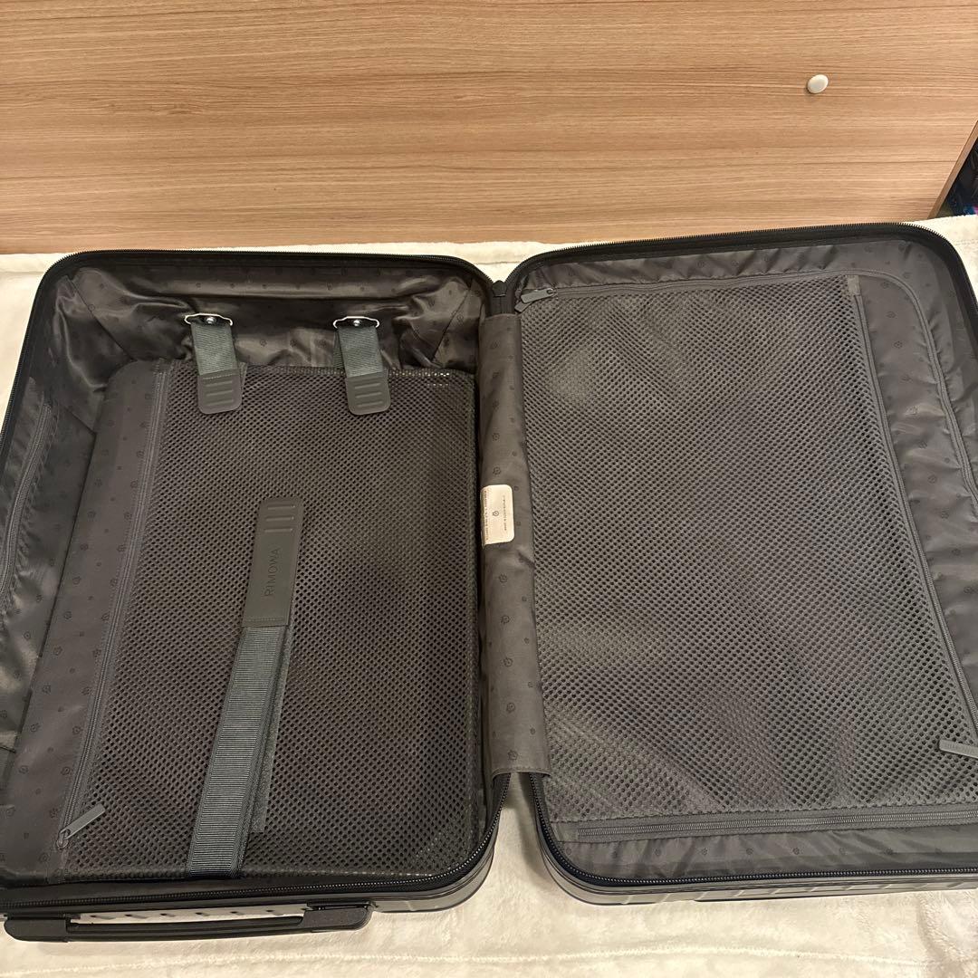 リモワ エッセンシャルキャビン マットブラック 36L