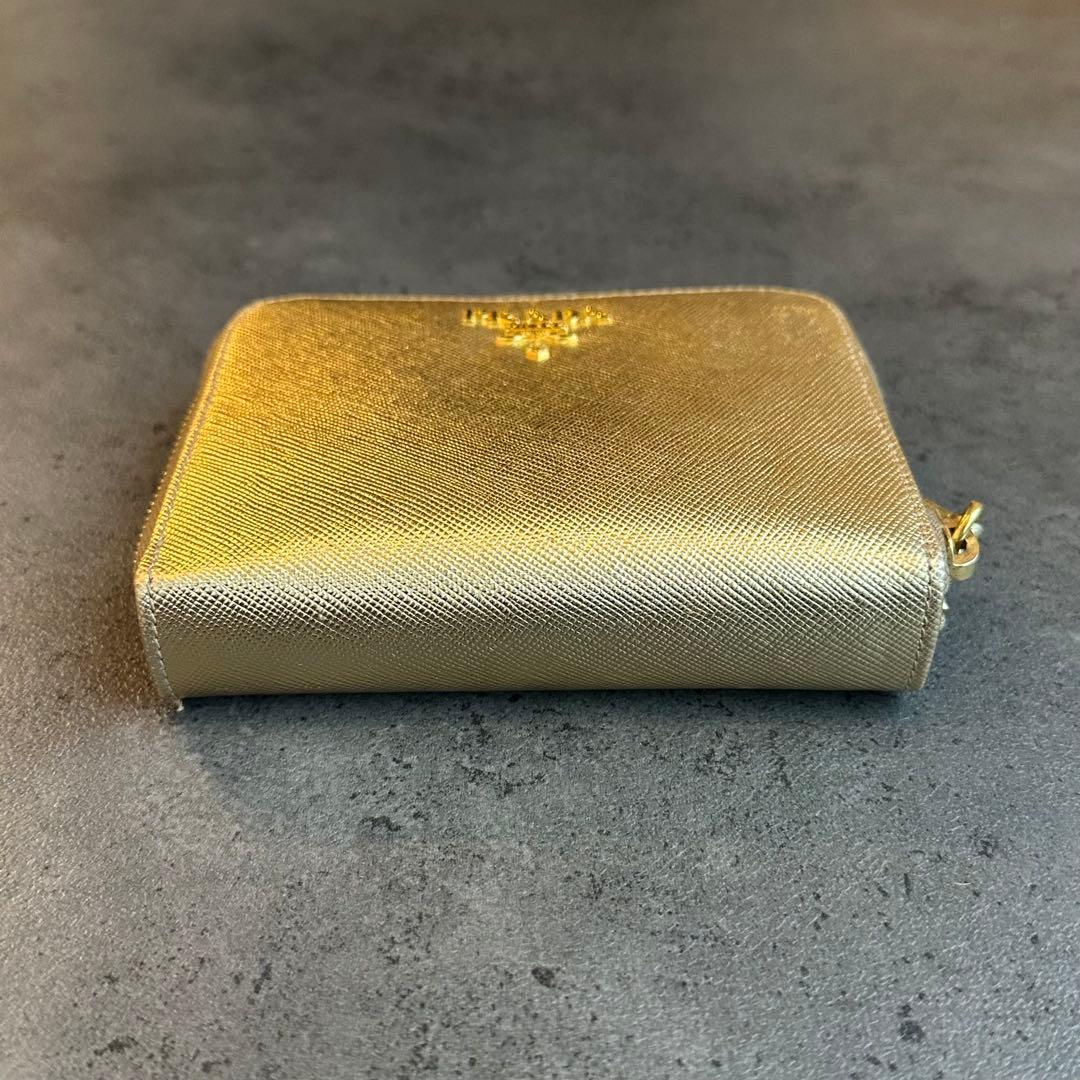 PRADA サフィアーノレザー ゴールド 二つ折財布　コンパクトウォレット