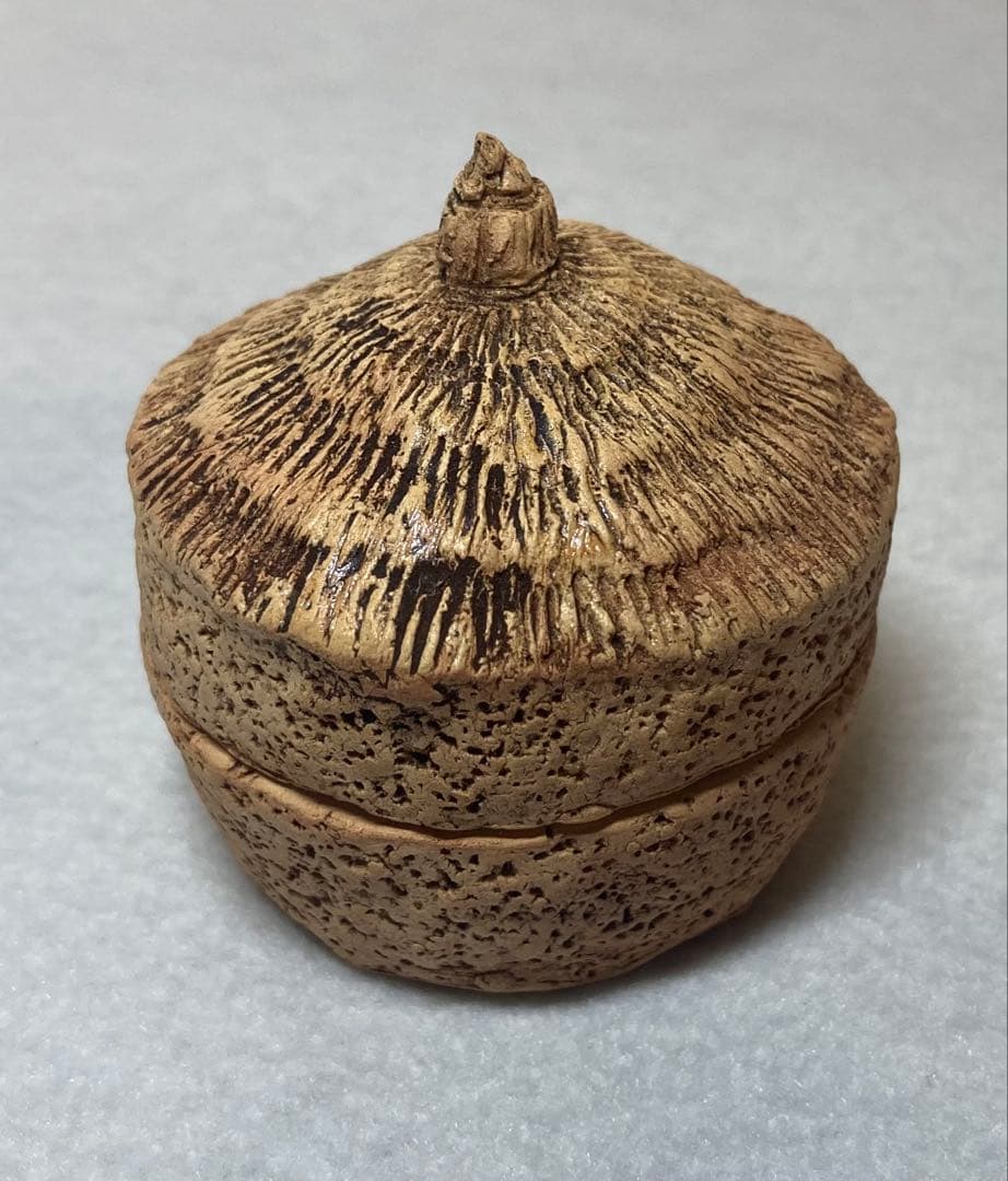 B264h 「わらぐろ香合」佐々木二六作　二六焼　共布共箱　茶道具　愛媛　天神蟹