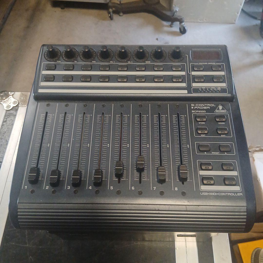 Behringer BCF2000 USB MIDI コントローラー ジャンク扱