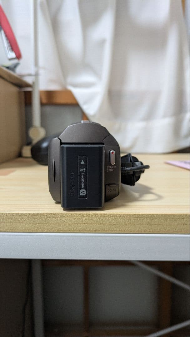 HDR-CX680　SONY HDYCAM グレー　三脚、バック付き　ほぼ新品