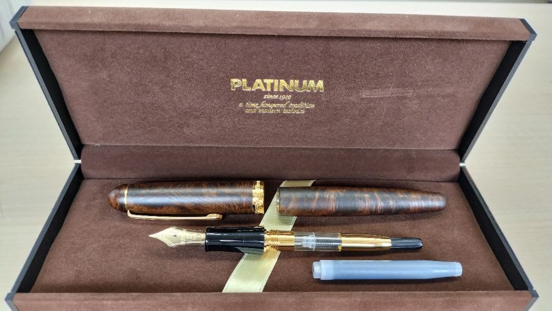 【未使用】アカブライヤー　センチュリー3776　プラチナ万年筆 F（細字）