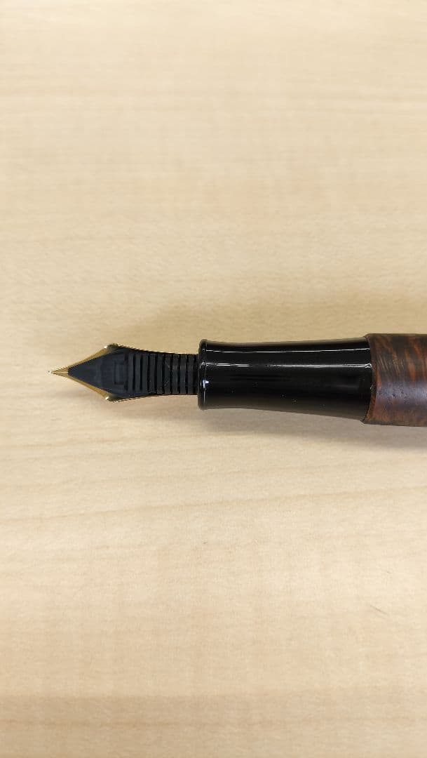 【未使用】アカブライヤー　センチュリー3776　プラチナ万年筆 F（細字）