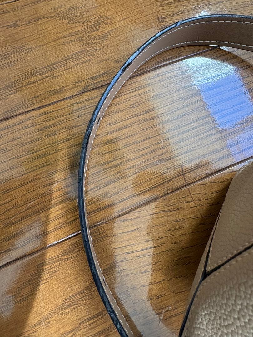 LOEWE ベージュ レザー ショルダーバッグ