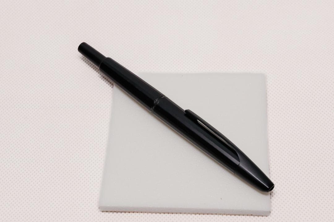 【希少】PILOT 　”多面体”　キャップレス　マットブラック