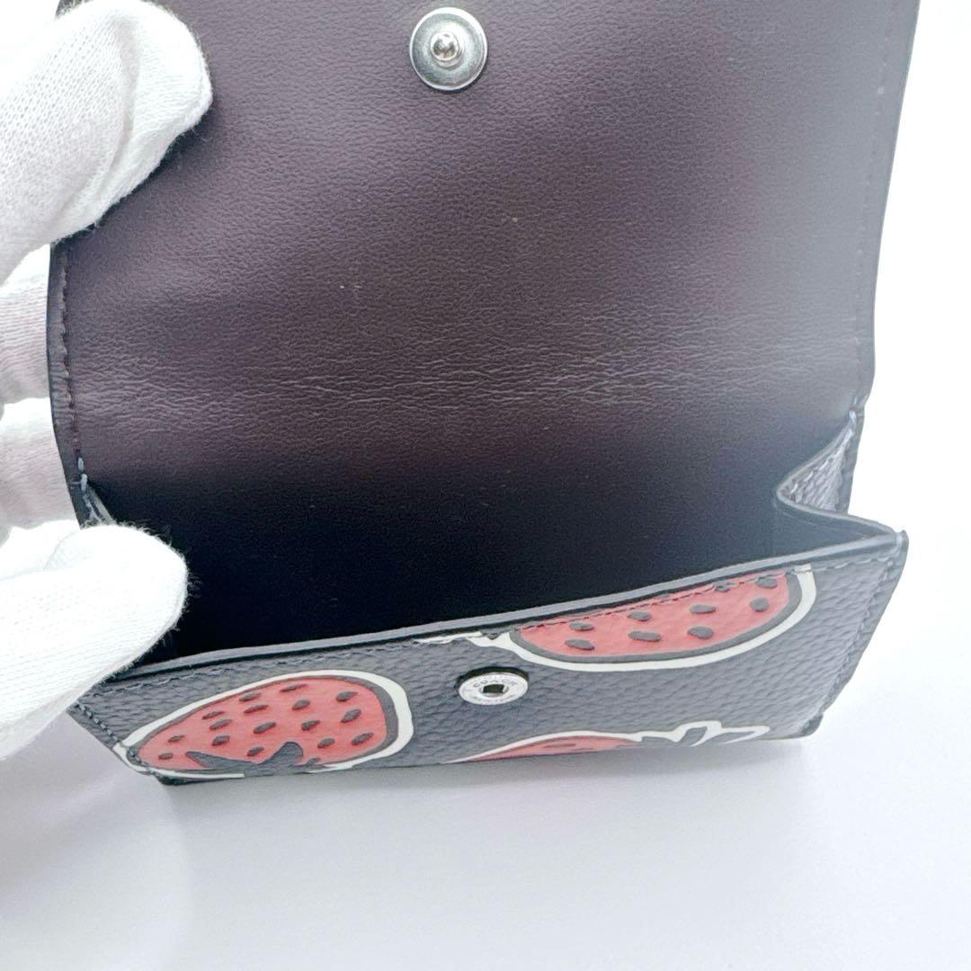 【極美品】coach コーチ 三つ折り 財布 苺 レザーネイビー