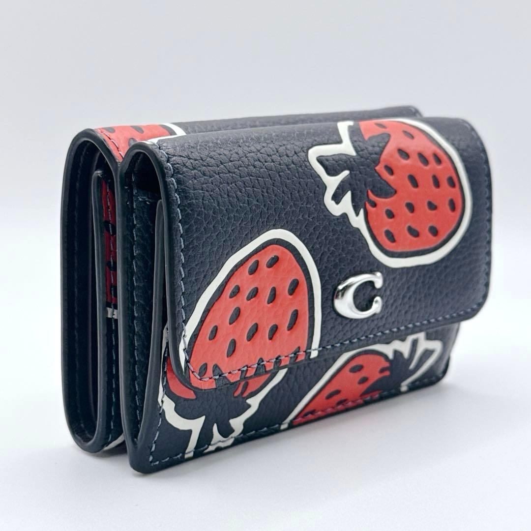 【極美品】coach コーチ 三つ折り 財布 苺 レザーネイビー