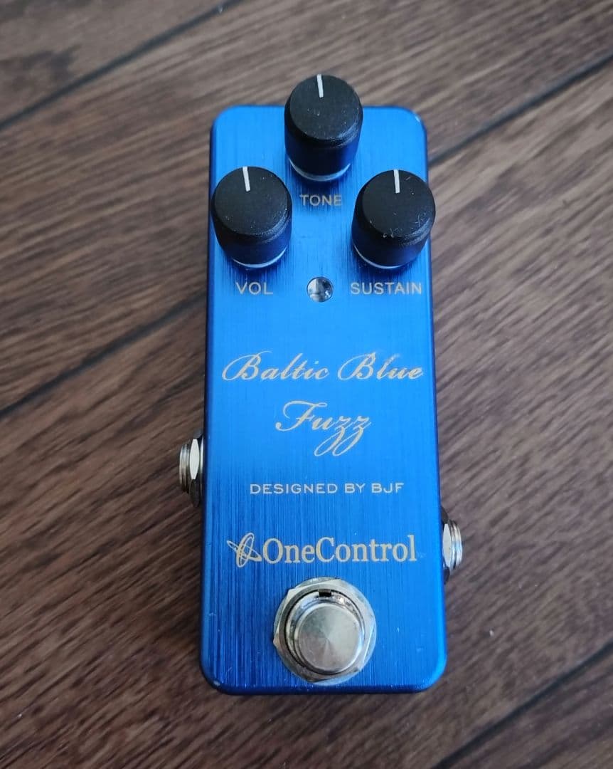 【箱あり】One Control Baltic Blue Fuzz　ファズ