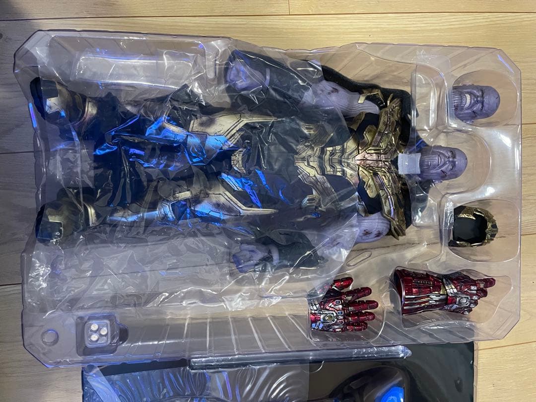 ホットトイズ　サノス　バトルダメージ版 エンドゲーム　ムービーマスターピース