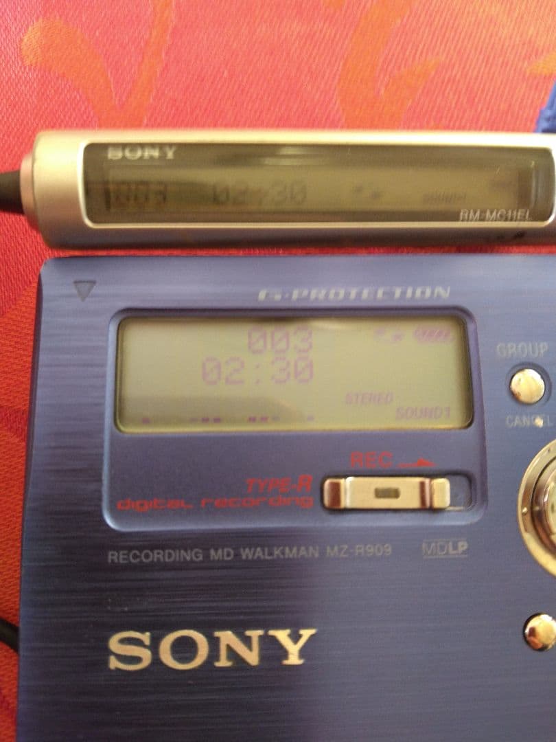 ◇◆ソニー SONY MDウォークマンMZ-R909 録音・再生 動作品◇◆