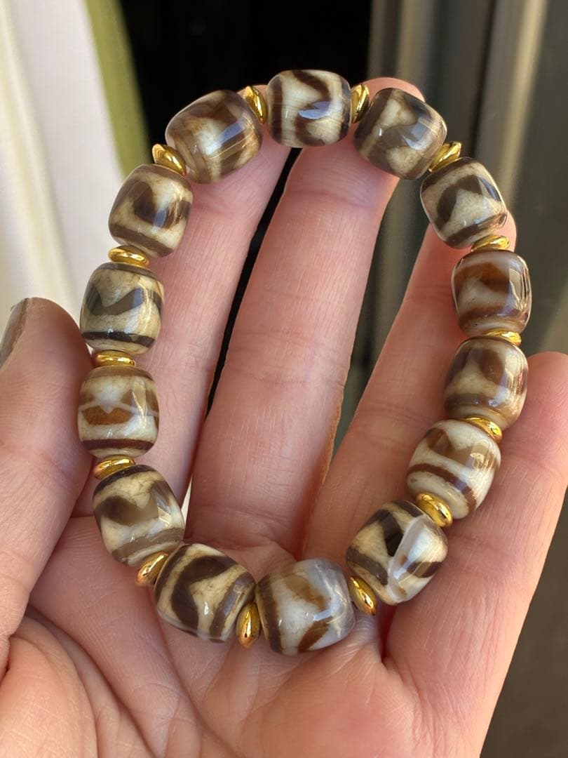 絶え間なく続く金運引き寄せ！水晶共生ドゥルージー結晶玉あり♪水紋天珠のブレス