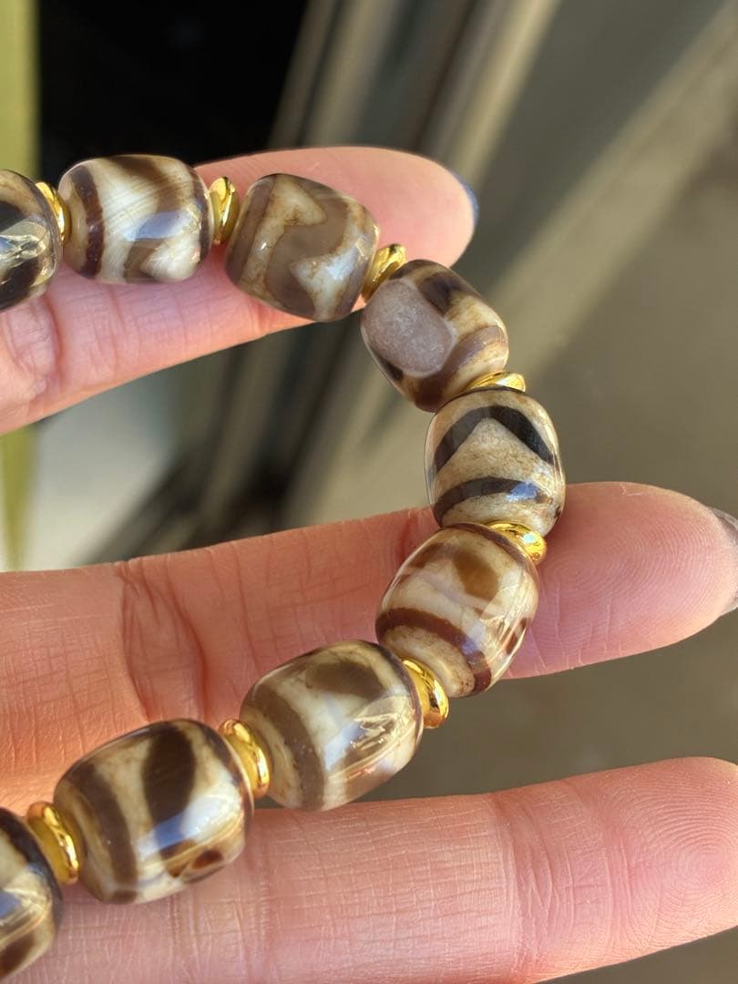 絶え間なく続く金運引き寄せ！水晶共生ドゥルージー結晶玉あり♪水紋天珠のブレス