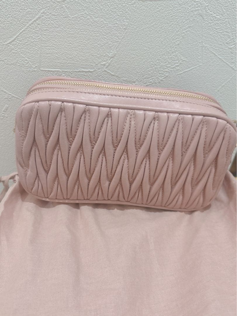 MIU MIU ピンク ショルダーバッグ キルティング