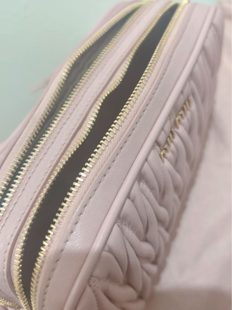 MIU MIU ピンク ショルダーバッグ キルティング