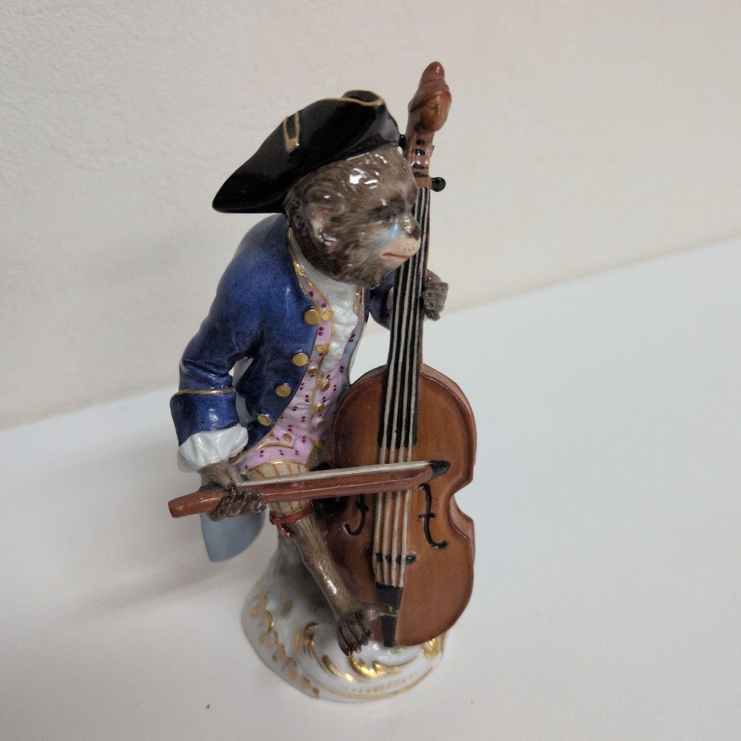 猿のチェロ演奏者 フィギュア